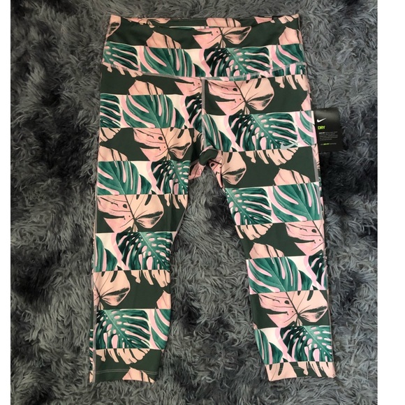 Nike plus size leggings - Picture 2 of 8